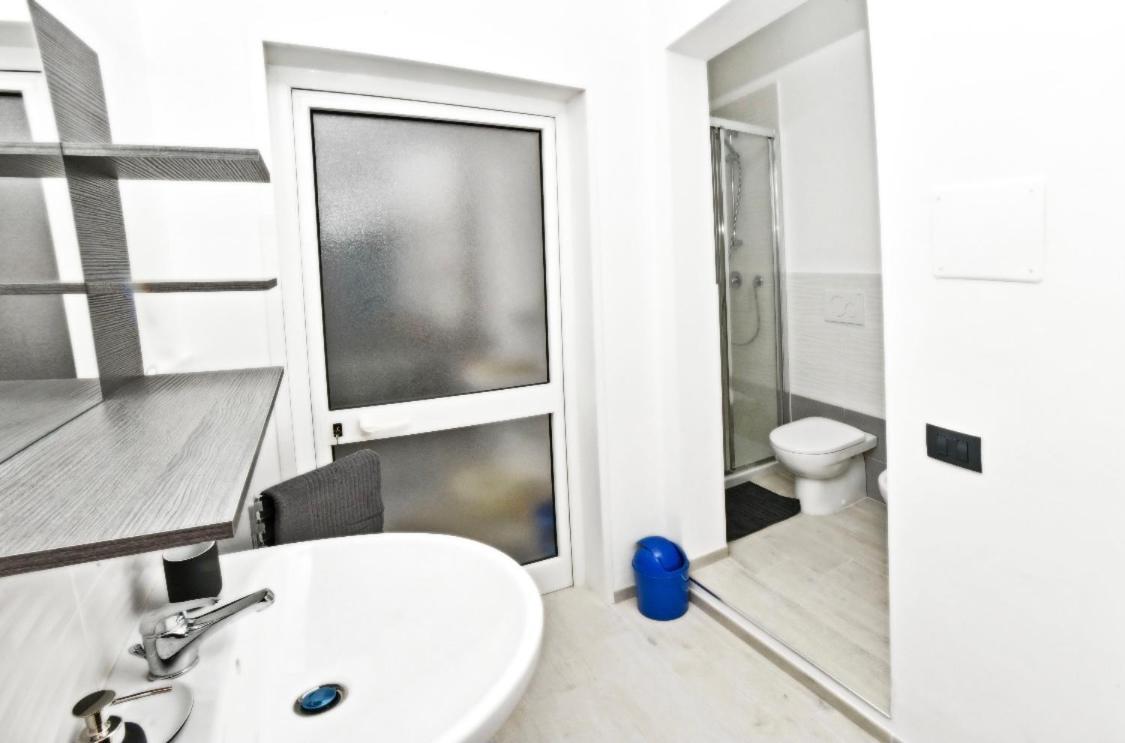 Borgo 98 Guest House Matrimoniale Con Bagno Privato ليفورنو المظهر الخارجي الصورة