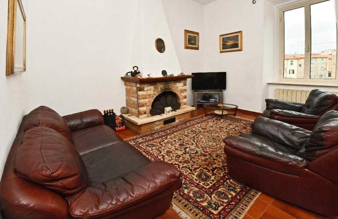 Borgo 98 Guest House Matrimoniale Con Bagno Privato ليفورنو المظهر الخارجي الصورة